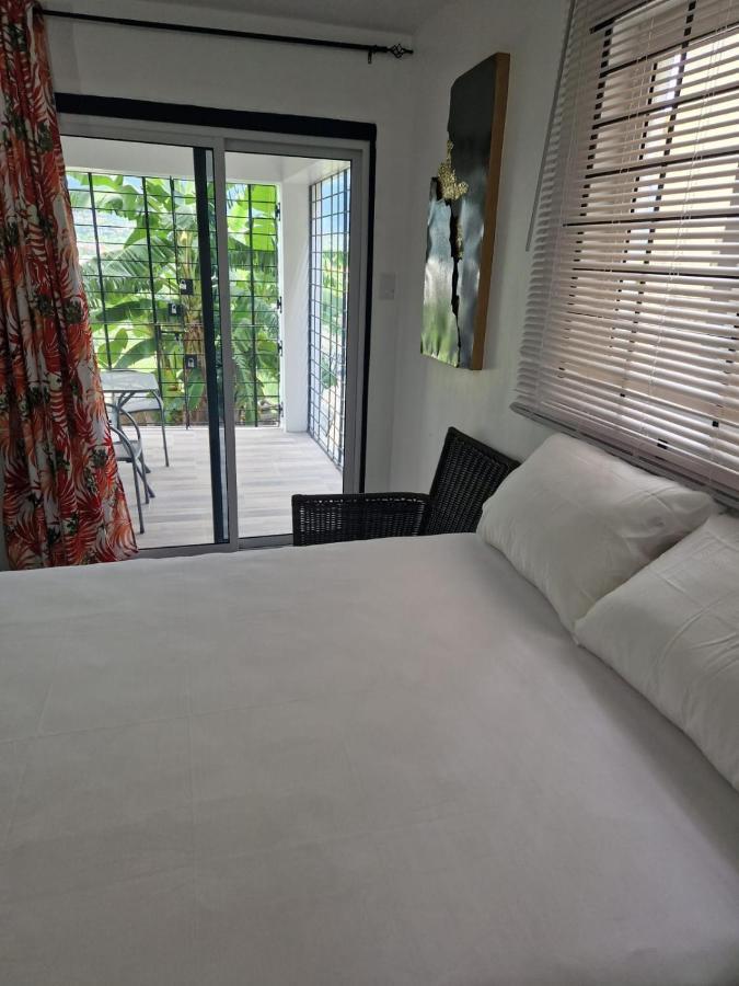 Amharic Hotel คิงส์ตัน ภายนอก รูปภาพ